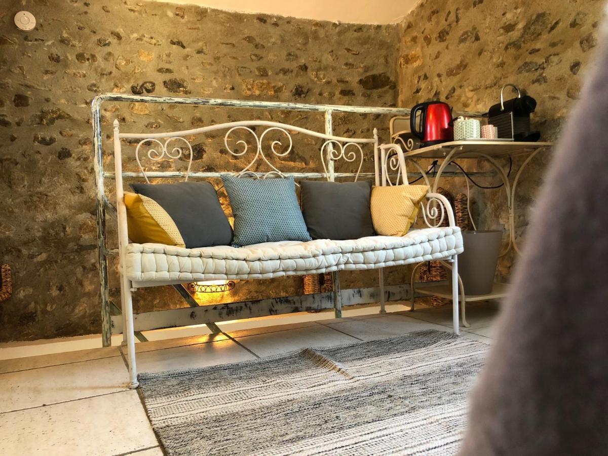 Chambre D'Hotes Lou Pataclet Charols Buitenkant foto