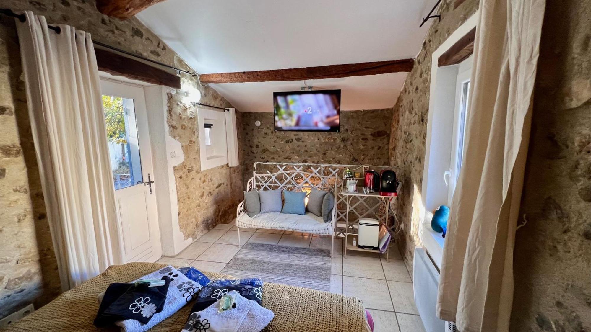Chambre D'Hotes Lou Pataclet Charols Buitenkant foto
